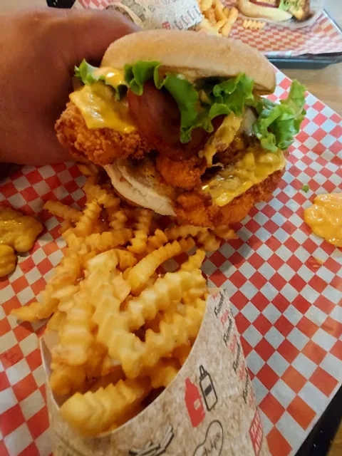 BIG BEEF (CHICK AND BURGER)