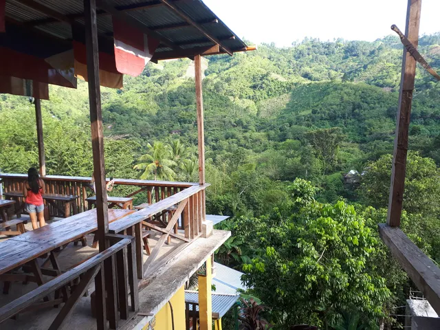 EL MURO PUB & HOSTEL LANQUIN