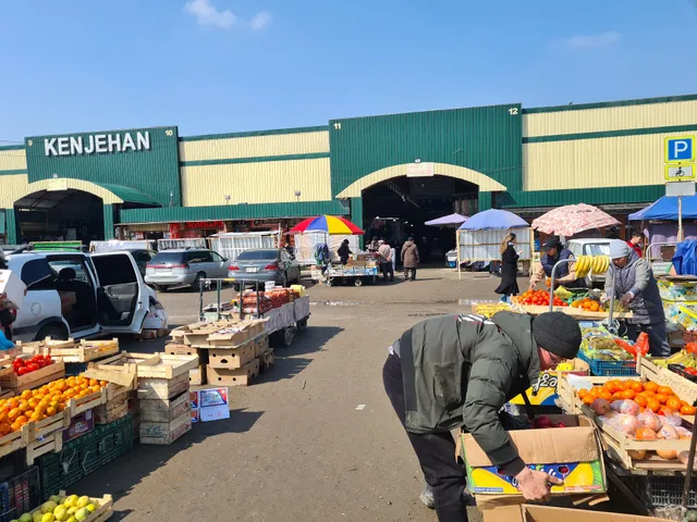 Kenzhekhan Market