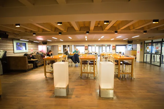 Drapers Bar & Kitchen & The Lounge