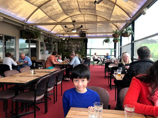 Dixons Creek Cafe Bar & Grill