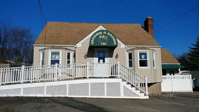 Groomin N Roomin Kennels LLC