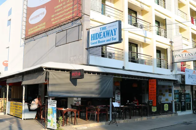 The Hideaway Guesthouse, Bar & Grill