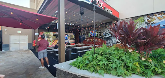 Skybox Taphouse: Sports Bar