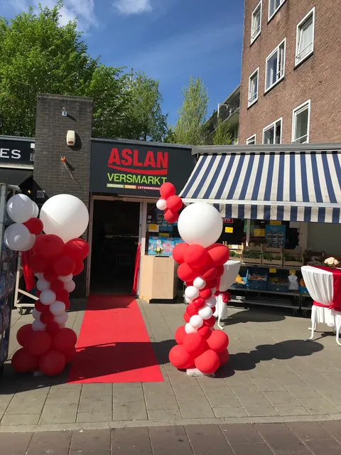 Aslan Turkish supermarket