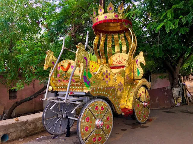 Boom Boom Bar & Restaurant