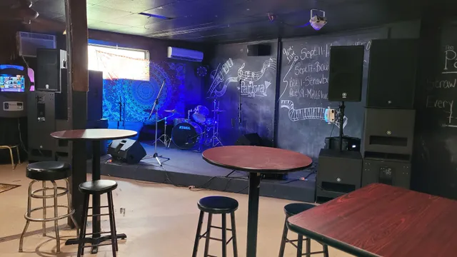 Mil & Jim's Parkway Inn