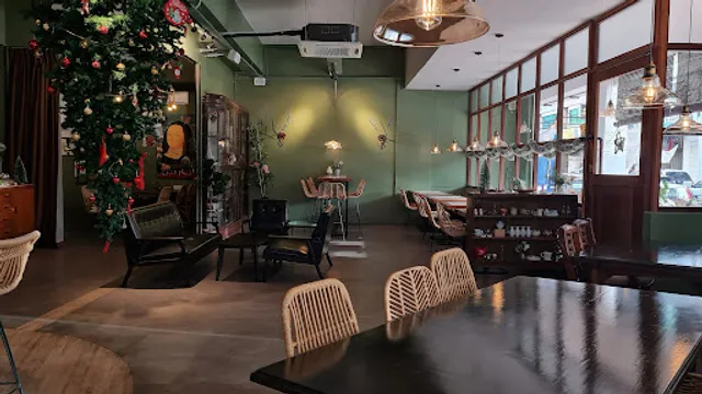 Alexandria's coffee & dining