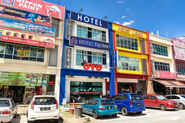 OYO 90282 Hotel Taj (seksyen 7)
