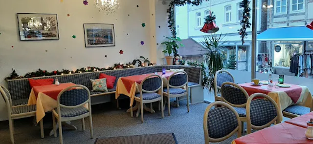 Café unterm Kirchplatz