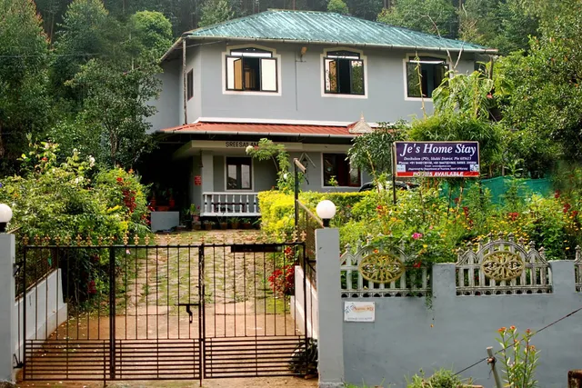 Jees Home Stay