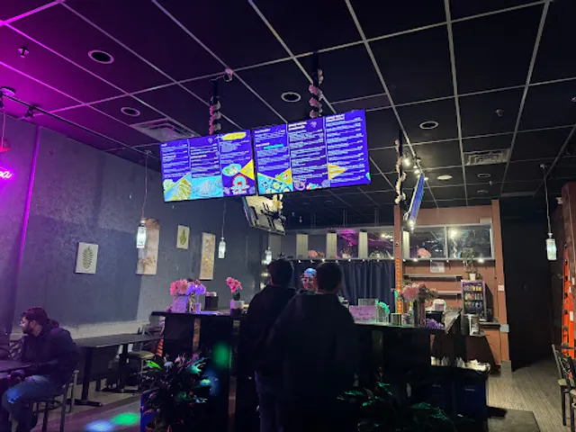 Chaatter Box Resturant Hamilton - Best Live Pani puri in canda