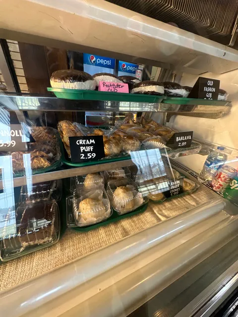 Custom Cakes & Cookies & DJ