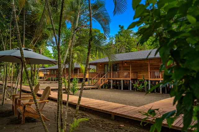 Black Sands Lodge