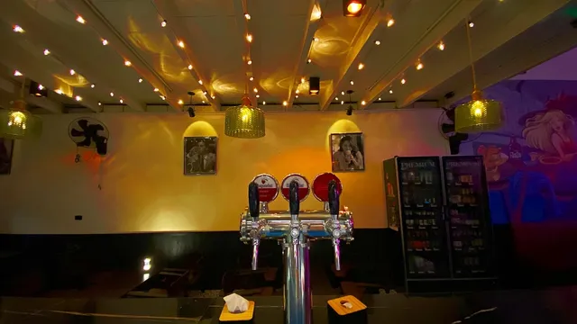 HideOut Bar & Bistro