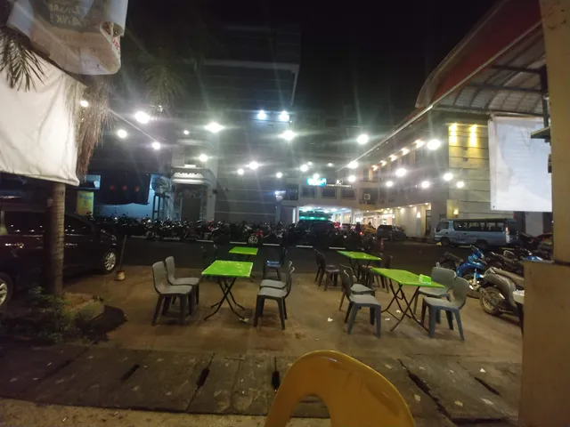 waroeng nabilla gojek crew