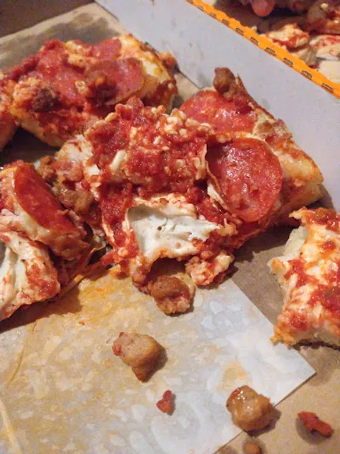 | Little Caesars | Magnolias | Pizza