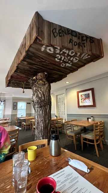 East Dundee River Street Shops Shopping Center