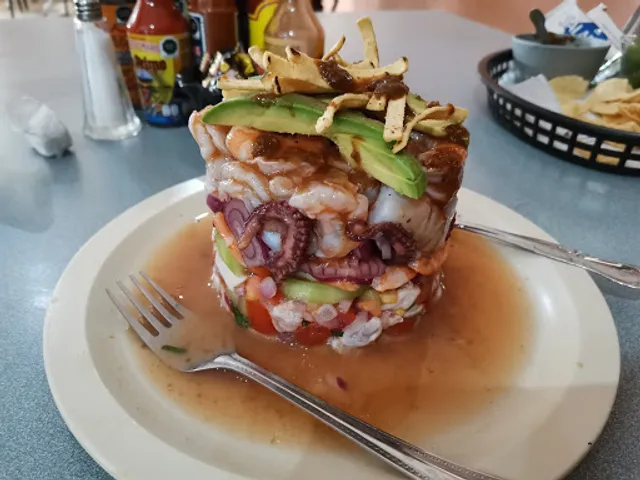 Pelicanos Restaurant