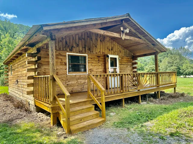 Cold Spring Lodge & Cabins