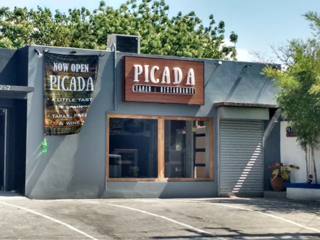 Picada Tapeo Restaurante + Cafe + Kitchen