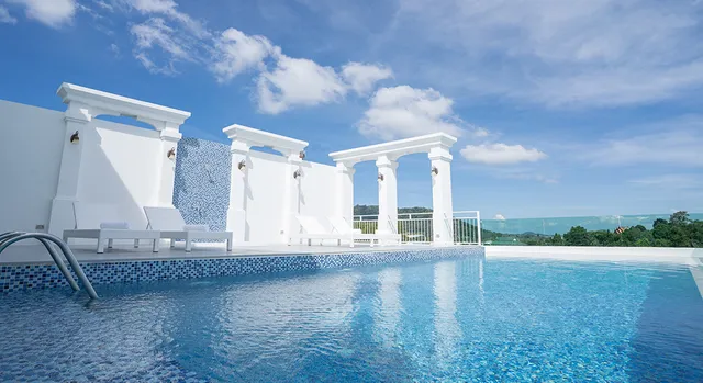 B2 Phuket Premier Hotel