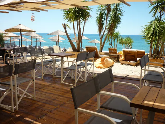 Blue Island Bar, Monolithi