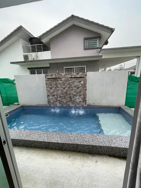RUMAH HANA Pool Homestay Sungai Besar