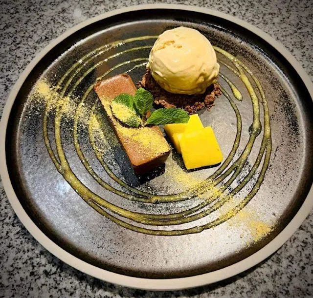 Encore @ Sir Norman's Bar