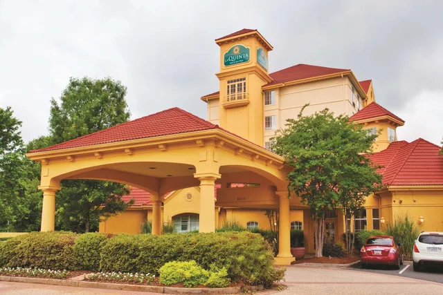 La Quinta Inn & Suites by Wyndham Charlotte Airport South