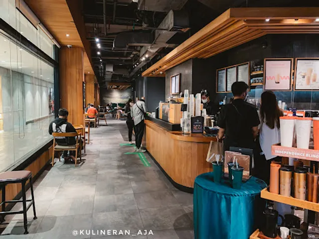 STARBUCKS • 23 Paskal