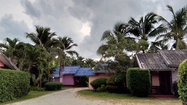 สวัสดีการ์เดนท์รีสอร์ท