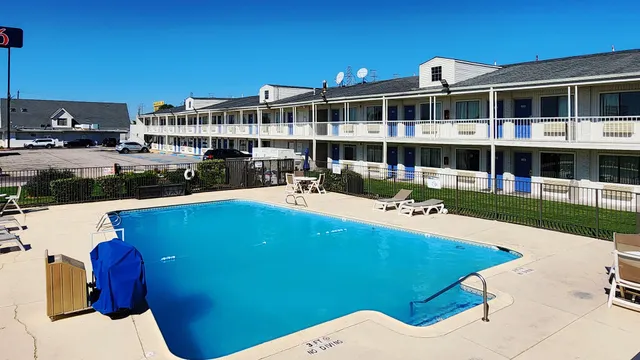 Studio 6 Webster, TX Houston - NASA Lake