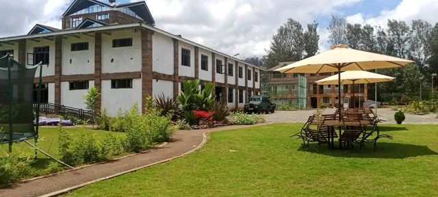 Dancourt Funfair Hotel