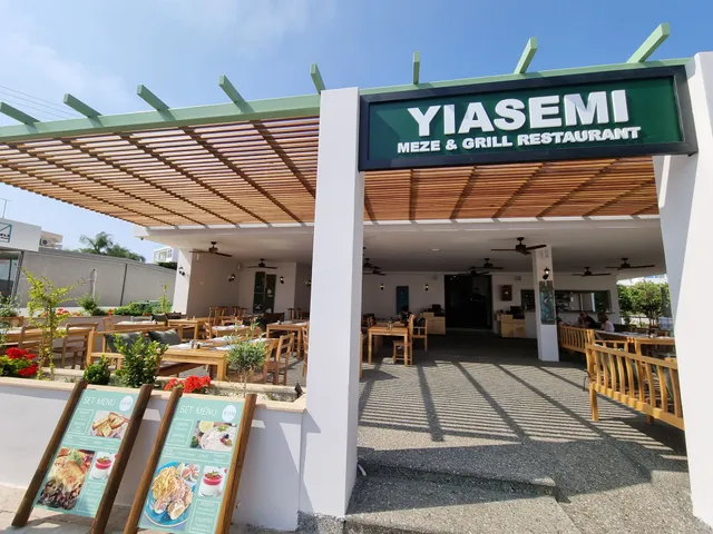 Yiasemi restaurant