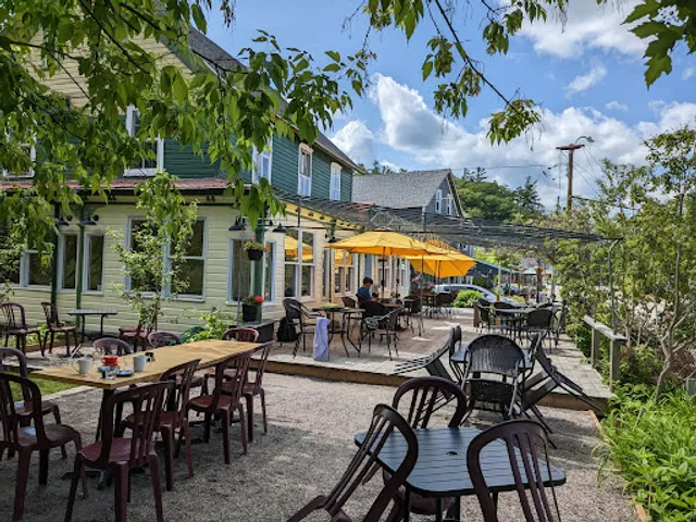 Cafe EARLE • maison EARLE house • Restaurant