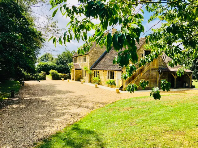 Great Ashley Farm B&B and Shepherds Huts