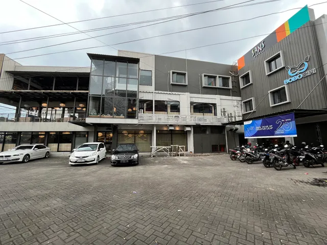 Sans Hotel Bobosini Malang