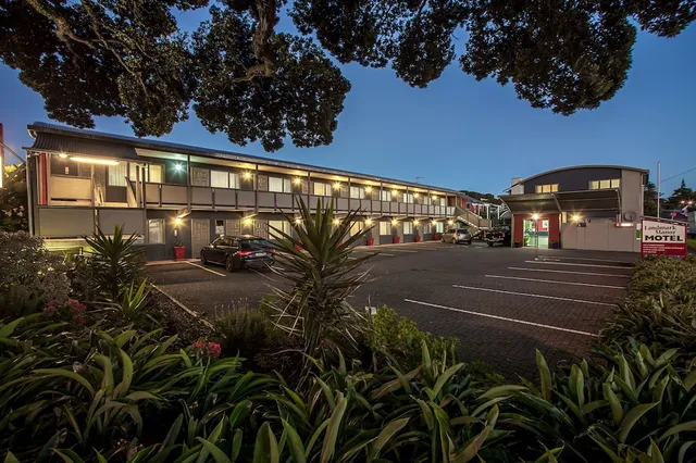 Landmark Manor Motel