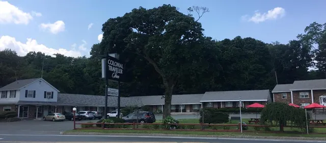 Colonial Traveler Inn
