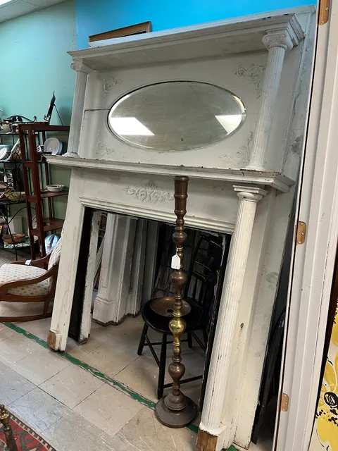 Antiques & Artisans Village