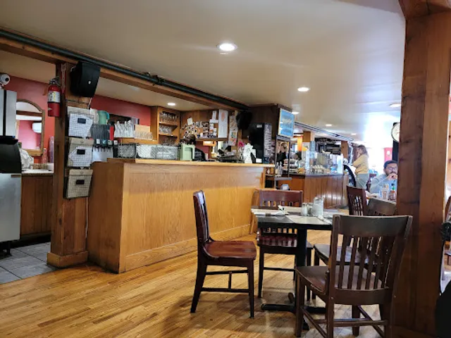 Waterwheel Café, Bakery & Bar