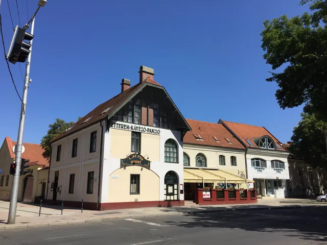 Play Pub House Étterem és Panzió