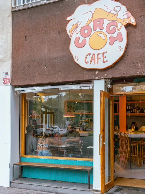 Corgi Cafe | Arc de Triomf