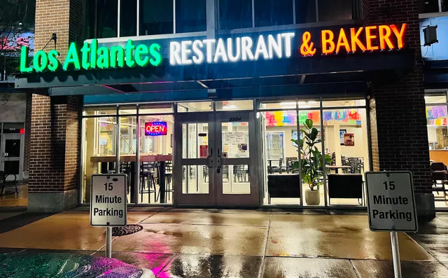 Los Atlantes Restaurant & Bakery