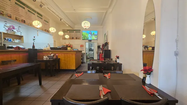 Tinh Vietnam Cuisine & Sushi