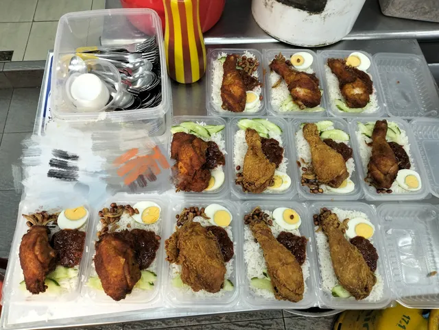 双乐炸鸡椰浆饭 nasi lemak ayam