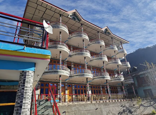 Eye Sky Guest House and Cafe