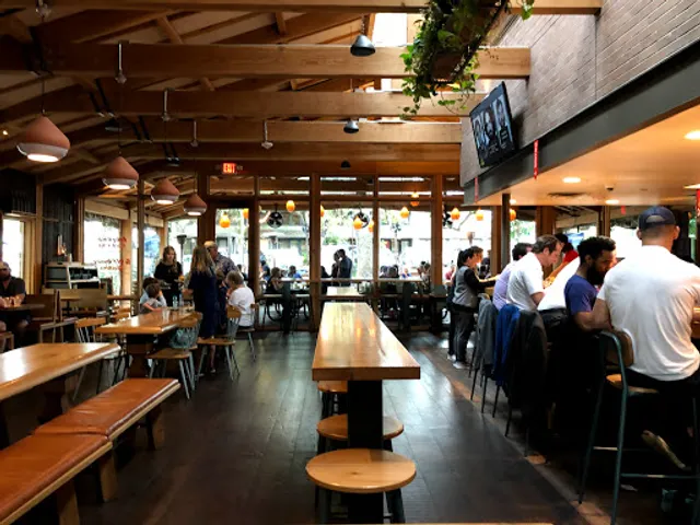 Loro Asian Smokehouse & Bar