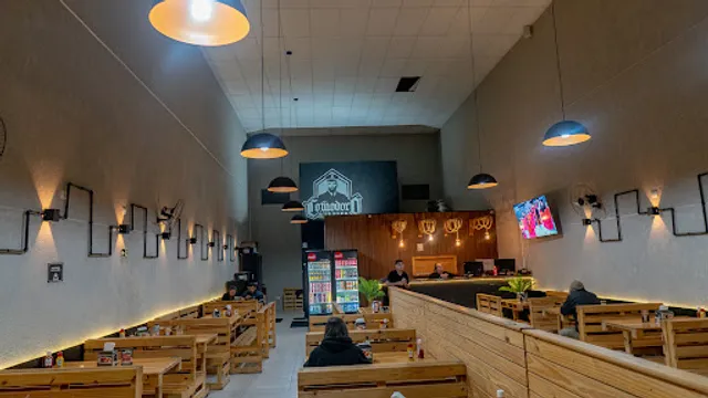 Comodoro Burguer - Pinhais